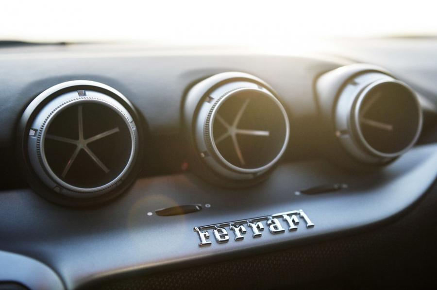  Ferrari F12berlinetta 2014 года  (фото 67 из 77)
